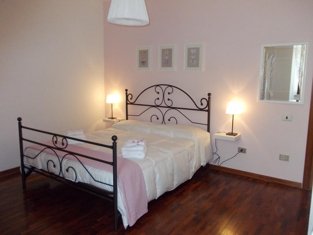 Dai Nonni Bed And Breakfast Καμερίνο Δωμάτιο φωτογραφία